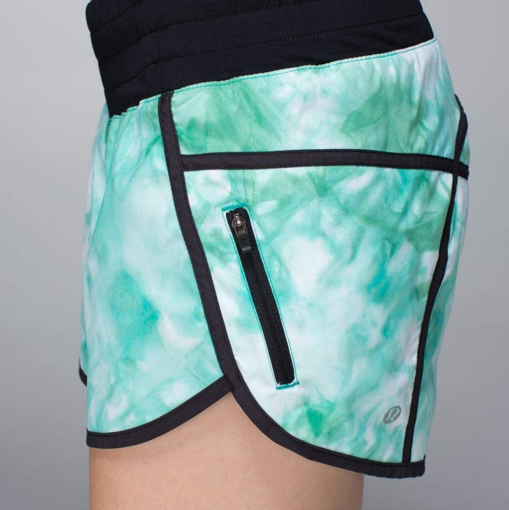 Lululemon Tracker Short II White Blue Tropics 6